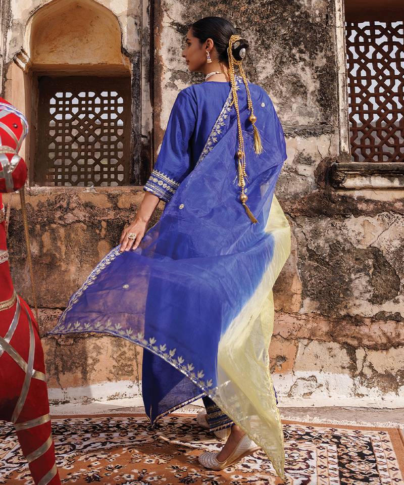 Blue embroidered chanderi kurta set with dual shaded- dupatta 