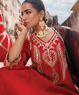 women   s red embroidered chanderi kurta pant set with dupatta 3