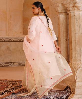 peach embroidered chanderi straight suit set with dupatta 4