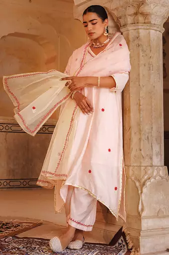 peach embroidered chanderi straight suit set with dupatta