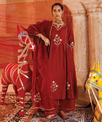 chanderi embroidered maroon kurta set for women 3