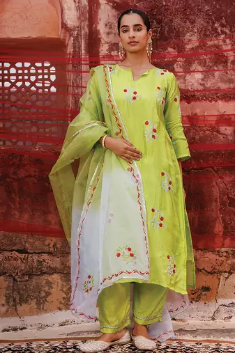 Green Uppada Silk Kurta Set With Dual-Shade Dupatta