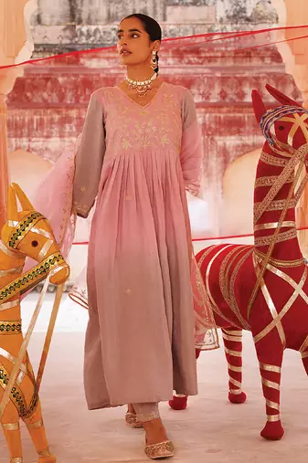 dual shaded pink embroidered chanderi kurta pant set