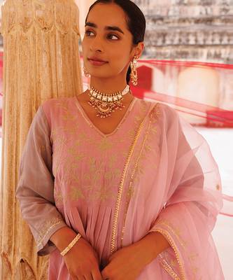 dual shaded pink embroidered chanderi kurta pant set 3