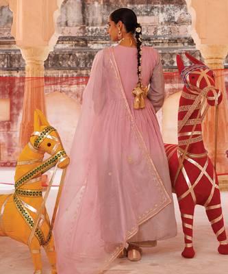 dual shaded pink embroidered chanderi kurta pant set 4
