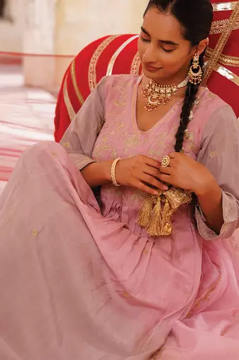 dual shaded pink embroidered chanderi kurta pant set