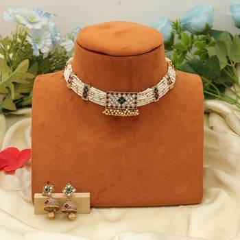 green maroon kundan beads matte gold alloy necklace jewelry 2