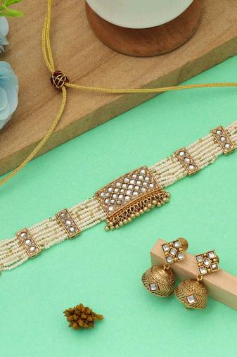 White color choker matte gold necklace set