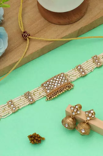 White color choker matte gold necklace set