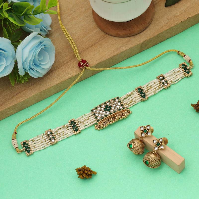 Green color choker matte gold necklace set