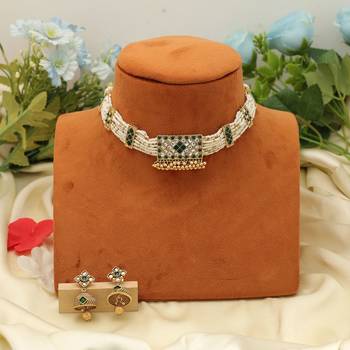 green kundan beads matte gold alloy choker set 2