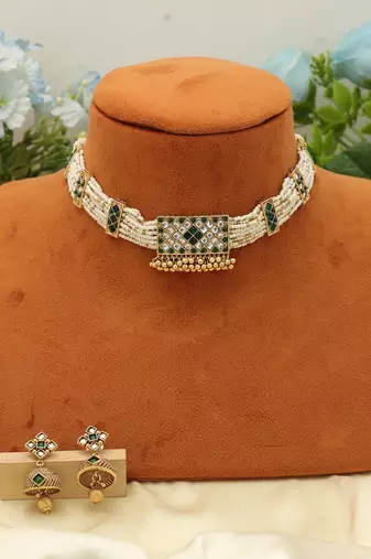 green kundan beads matte gold alloy choker set