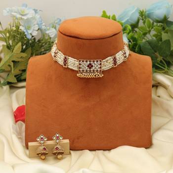 maroon kundan beads matte gold alloy necklace set 2