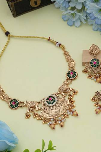 green rani stone kundan matte gold alloy necklace jewelry