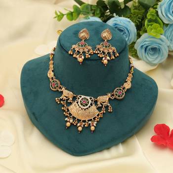 green rani stone kundan matte gold alloy necklace jewelry 2