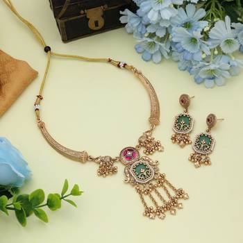 green rani stone kundan matte gold alloy choker set 1