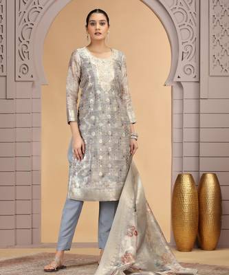 Grey orgenza jacquard kurta set with pant & dupatta 2