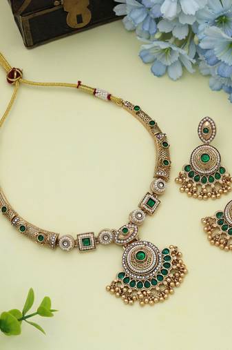 Green color matte gold necklace set