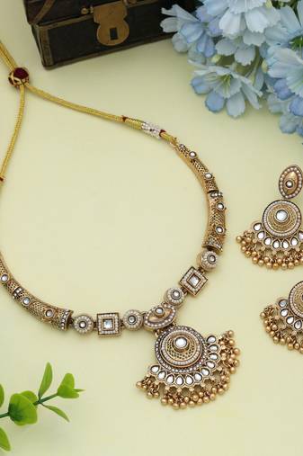 White color matte gold necklace set