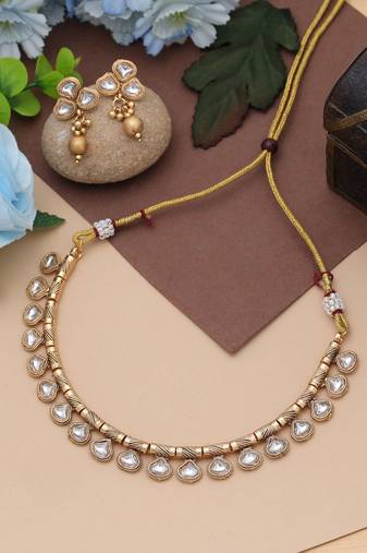 White color matte gold necklace set