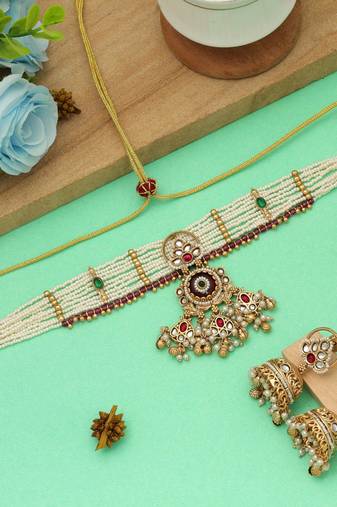 Maroon color choker matte gold necklace set