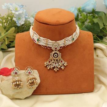 maroon stone kundan matte gold alloy necklace set 2