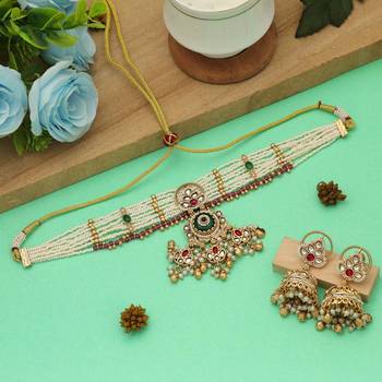 green stone kundan matte gold alloy choker set 1