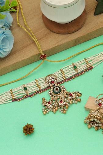 Green color choker matte gold necklace set