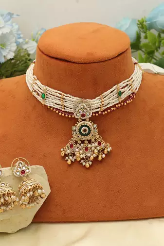 green stone kundan matte gold alloy choker set