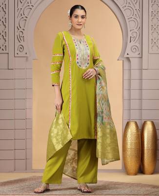 Green chiffon a - line kurta set with pant & dupatta 4