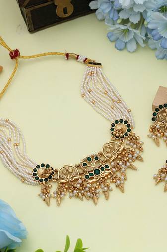 Green color choker matte gold necklace set