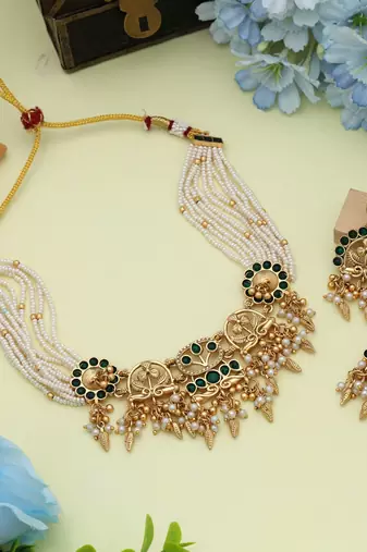 Green color choker matte gold necklace set