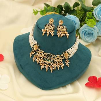 green kundan matte gold alloy necklace set 2