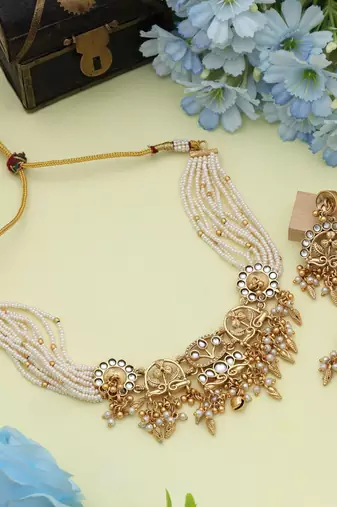 White color choker matte gold necklace set