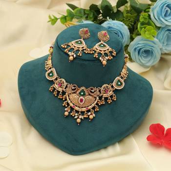 rani green matte gold alloy kundan ghungroo necklace set 2