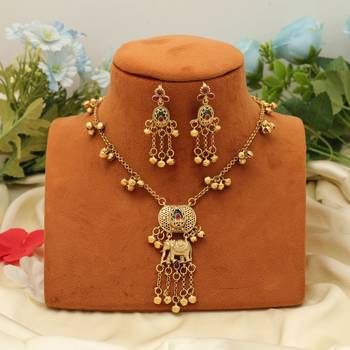 rani green matte gold kundan pendant necklace set 2