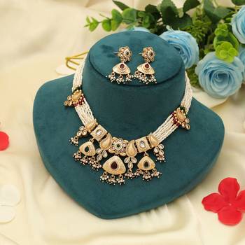 rani green beaded matte gold kundan necklace set 1