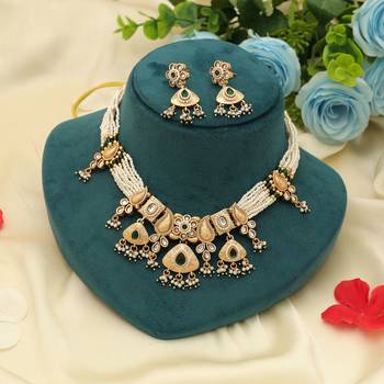 green beaded matte gold kundan necklace set 1