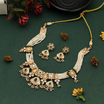 green beaded matte gold kundan necklace set 2
