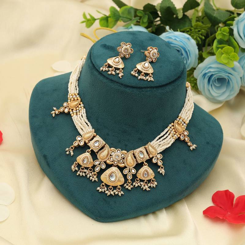 White color matte gold necklace set