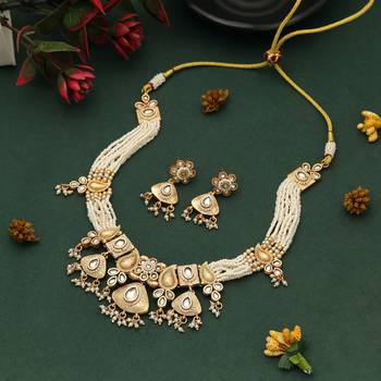 white beaded matte gold kundan necklace set 2