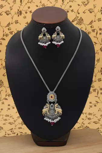 maroon dual tone oxidised deer motif necklace set
