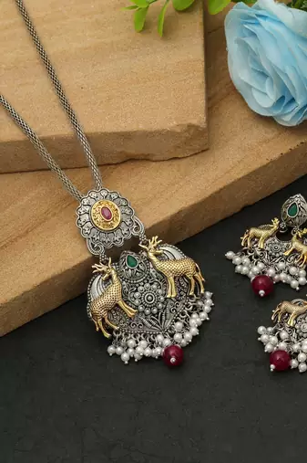 Maroon & green color dual tone oxidised necklace set