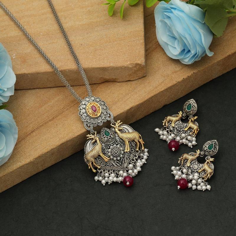 Maroon & green color dual tone oxidised necklace set