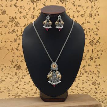 dual tone oxidised deer motif necklace set 2