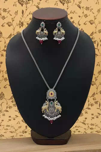 dual tone oxidised deer motif necklace set