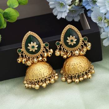 emerald green kundan jhumka earrings with ghungroo 1