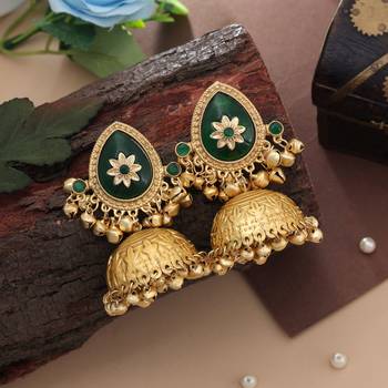 emerald green kundan jhumka earrings with ghungroo 2