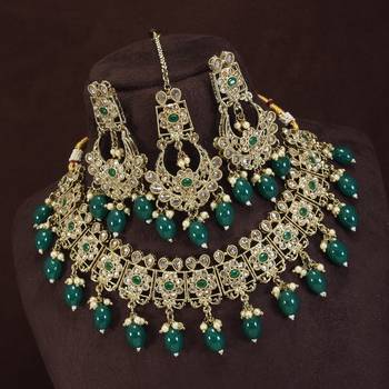 beautiful green antique gold plated ad/zircon work polki necklace jewelry set with maangtika 2