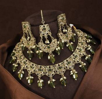 beautiful green antique gold plated ad/zircon work polki necklace jewelry set with maangtika 1